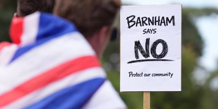 Barnham residents vote to hold Piddington-inspired independence referendum over RAF Barnham migrant camp plans