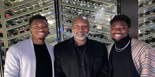 Noah lyles is an american professional track and field athlete specializing in the sprints. U S Track Field Olympic Trials Noah Lyles Dad Was New Jersey Star