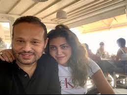 لقطات من عقد قران عايض وهبة الحسين: Ø±ÙŠÙ‡Ø§Ù… Ø­Ø¬Ø§Ø¬ ØªØºØ§Ø²Ù„ Ø²ÙˆØ¬Ù‡Ø§ Ù…ØµØ±Ø§ÙˆÙ‰