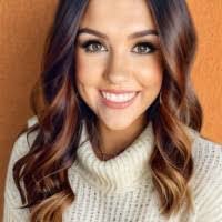 Mindy Moreland's Instagram, Twitter & Facebook