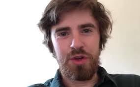 I think at some point in the future Shaun should grow a beard bc Freddie  does look good with it IMO : r/thegooddoctor