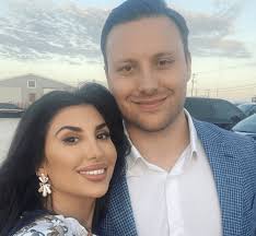 Courtney Scribner's Instagram, Twitter & Facebook