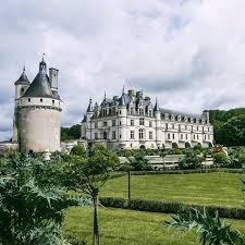 Passion Chateau Ce N Est Pas Une Passion Bien Originale Mais Depuis Que Je Suis Gamine Je Regarde Les Chateaux A Petite Maison Bois Jolie Photo Instagram