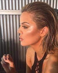 How To Style Lobs And Bobs All The Celeb Inspo You Need Wet Look Hair Womens Hairstyles Slick Hairstyles
