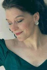 Linda Perillo (Soprano)