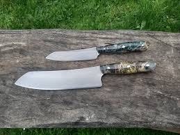 These concept kitchen knives were inspired by the story of the sword in the stone. Pin By Waldemar Detzel On Kuche Kitchen Cutlery Kitchen Kitchen Knives