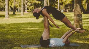 Du brauchst dich außerdem nicht auf ein studio oder einen lehrer zu beschränken. Die 10 Verrucktesten Yoga Trends In Berlin Qiez