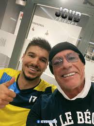 👥 #JCVD™ new friends from allover the world!