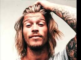 Surfer hair is one of many tousled hairstyles, but it's certainly worth some recognition. Awesome Best Surfer Hairstyles For Guys Aliana Hair Blog