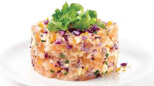 Salmon Tartare With Crunchy Cabbage And Spicy Mayo Salmon Tartare Food Tartare Recipe