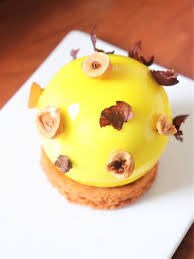Spheres Citron Praline Noisette Entremets Individuels Recette Olivia Patisse Praline Noisette Noisette Gateaux Et Desserts