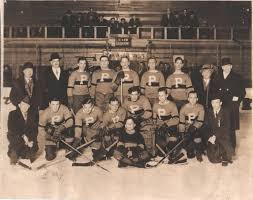 1930s Quebec Hockey Team Photo Courtesy Of Www Hockeylegend Com Hockey Hockey Team Photos Hockey Highlights Team Photos