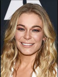 Doesn't Stacy look like LeAnn Rimes? : r/LoveIsBlindNetflix
