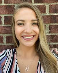 Alyssa Nuzzi's Instagram, Twitter & Facebook