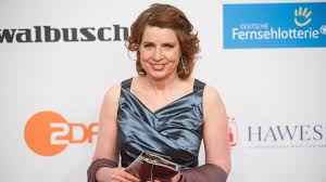 Sie war seit 16 jahren beim zdf, zunächst als sportmoderatorin im „morgenmagazin, dann in der sportredaktion in mainz. Monica Lierhaus Gesichtslahmung Nach Schwerem Sturz Stern De