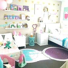 The boys can use trundle bed design, and girls can using the cabin bed design. Boy And Girl Room Decorating Ideas Whaciendobuenasmigas