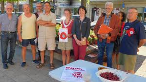 Entretien avec fabrice nicolino, président du état des lieux avec fabrice nicolino, président de nous voulons des coquelicots. Les Membres De Nous Voulons Des Coquelicots Militent Contre Les Pesticides