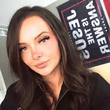 Jaclyn Whitaker's Instagram, Twitter & Facebook