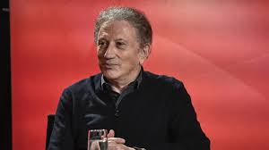 Son intervention a duré environ 7 heures. Michel Drucker Annonce Son Retour Dans Vivement Dimanche Assis Sur Son Velo Video Soirmag