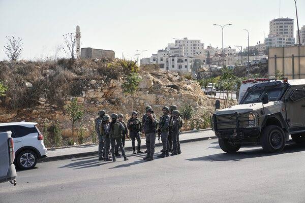 Israel orders West Bank closure after soldiers killed in attack - The Globe and Mail
