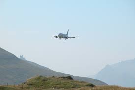 Vágar airport is the only airport in the faroe islands, and is located 1 nm east of the village of sørvágur, on the island of vágar. Datei Plane Landing At Vagar Airport Faroe Islands 2 Jpg Wikipedia