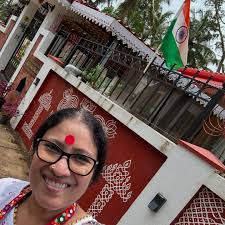 selfiewithtiranga #gharghartiranga Notice the white Lotus blooming to greet  the flag and the sun! A Shravan special thali at @kamaxi_college_goa by  Chef Anjali Prabhu Walavalkar. Organised by @fierce_kitchens. A special  treat