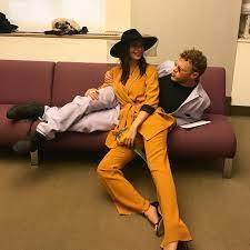 The model tied the knot in city hall and chose not to wear a wedding. Articles Why We Shouldn T Be Celebrating Emily Ratajkowski S Zara Wedding Suit Well Made Clothes