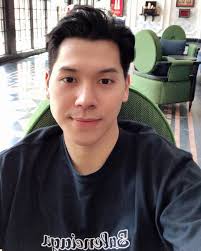 Thiếu gia bị bồ cũ tố phét lác vì 2 đôi giày là em vợ Shark Hưng