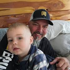 Does anyone know what's the best dog food to feed a pitbull mixed bulldog?