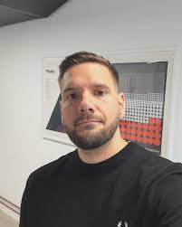 Aaron Humphreys's Instagram, Twitter & Facebook