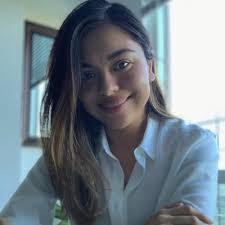 Cristina Alaniz's Instagram, Twitter & Facebook