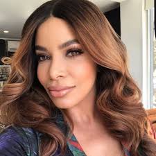 Bing-bop-boom-boom-boom-bop-bam The type of shit I'm on, you wouldn't  understand The type of skits I'm on, you wouldn't understand Big dog  business, I would not hold your hand”