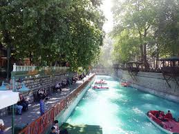 Türkiye'nin yüzölçümü olarak en büyük ili olma özelliği taşıyan konya, i̇ç anadolu bölgesi'nde yer alır. Konya Meram Baglari