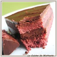 Gateau Rouge A La Framboise Et Au Chocolat Fourre Au Chocolat Gateau Rouge Gateau Dessert
