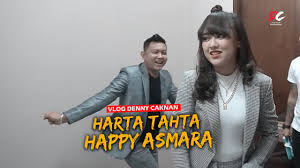 Gosip itu muncul saat keduanya keceplosan di momen duet bareng. Denny Caknan Happy Asmara