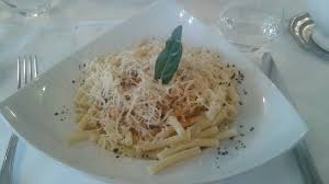 Parfait De Charolais Sauce Au Bleu De Laqueuille Pommes Pont Neuf Saint Joseph Picture Of Auberge De L Olive Dompierre Sur Besbre Tripadvisor