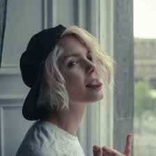 Victoria Evans's Instagram, Twitter & Facebook