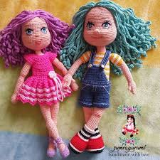 Sormuslar Saire Bu Hayattaki En Buyuk Yokluk Nedir Diye Sair Aci Bir Tebessumle Cevaplamis Varligina Alistigin Bir Insa Amigurumi Munecas Croche