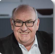 Peter Mandel's Instagram, Twitter & Facebook