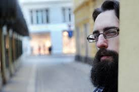 Cerca nel più grande indice di testi integrali mai esistito. Clemens J Setz Eine Welt Die Flirrt Und Flackert Literatur Derstandard De Kultur
