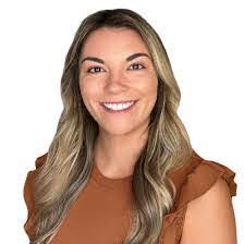 Leslie Lyden's Instagram, Twitter & Facebook