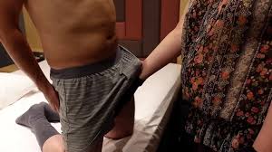 簡単に射精を許すな】S女は勃起したペニスはビンタしてストレス解消に使う物にしかすぎない！男性を気持ちよくさせるのでは無く、ペニスを痛めつけるのだ！ -  XNXX.COM