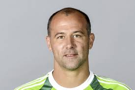 Od 2015 roku zawodnik rb leipzig. Titokban Nosult A Magyar Valogatott Kapusa Ezt A Barna Szepseget Vette Felesegul Hazai Sztar Femina