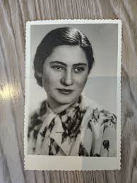 EDITED: I have added one more picture, that of the gravestone of Minnie  Goldberg Yavner and her husband, and I would like to request a translation  of her half of it. (I