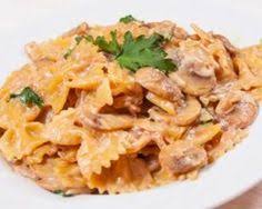 Recette De Farfalles Onctueuses A La Sauce Aux Champignons Allegee Recette Recettes De Cuisine Sauce Aux Champignons Recette