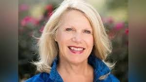 Shelly Bird's Instagram, Twitter & Facebook