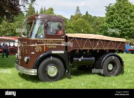 Brown lorry hi-res stock photography and images