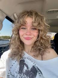 Isabel Schultz (isabel973)