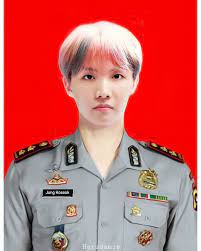 Kami pusat kursus aneka macam keterampilan terlengkap. 9 Editan Member Bts Pakai Seragam Polisi Bikin Army Gagal Fokus