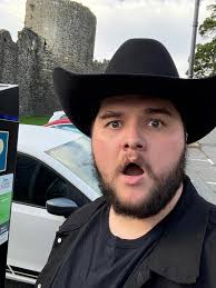 All day parking in Conwy was only £6.70.... I wish these were the prices  everywhere 🤣🤣🤣 #wales #conwy #uk #kalanighosthunter